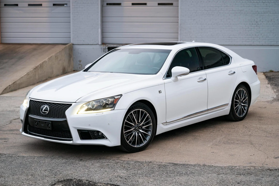 2013 Lexus LS 4th Gen - Image 3 of 31