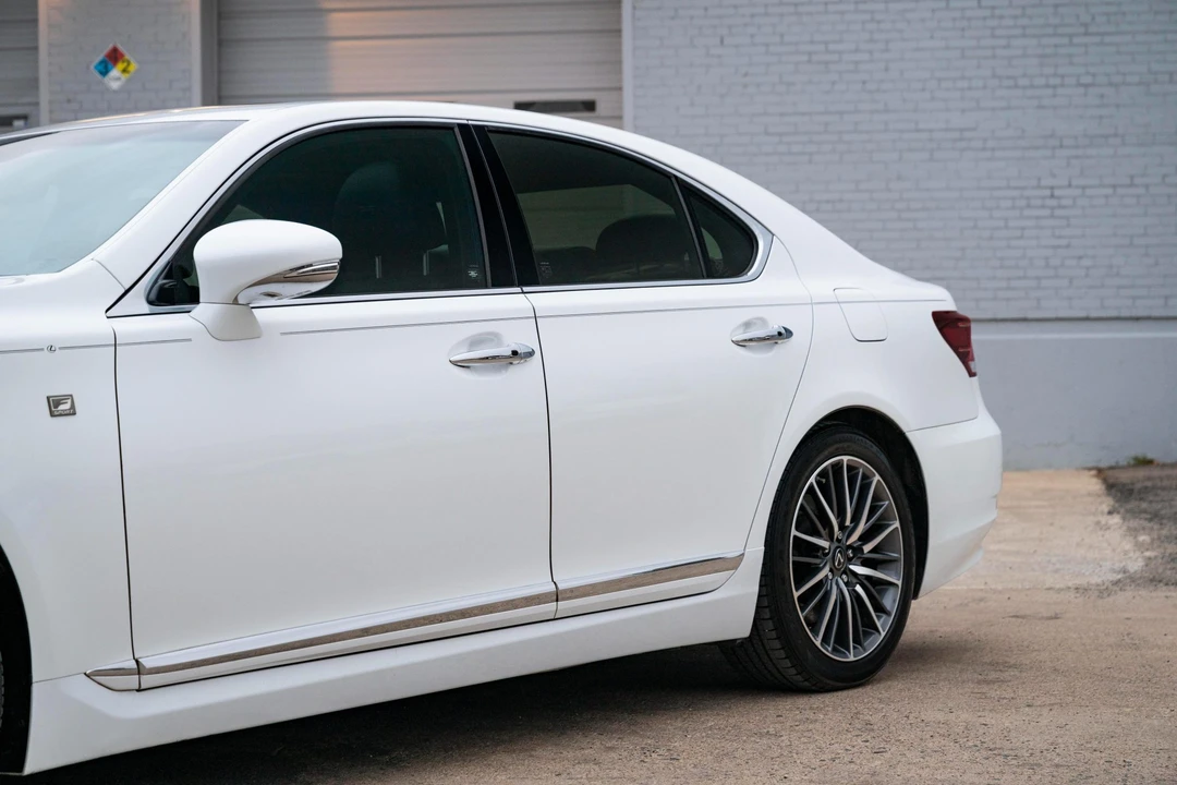 2013 Lexus LS 4th Gen - Image 21 of 31