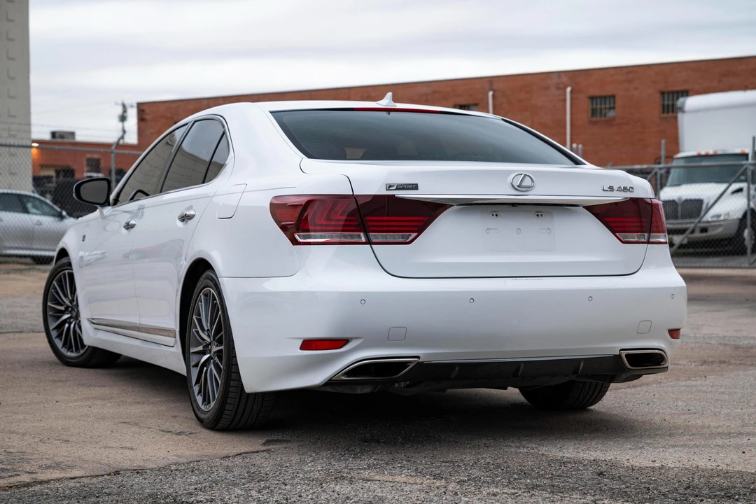 2013 Lexus LS 4th Gen - Image 8 of 31