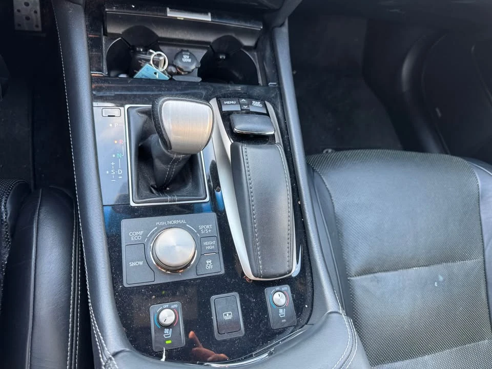 2013 Lexus LS 4th Gen - Image 17 of 21