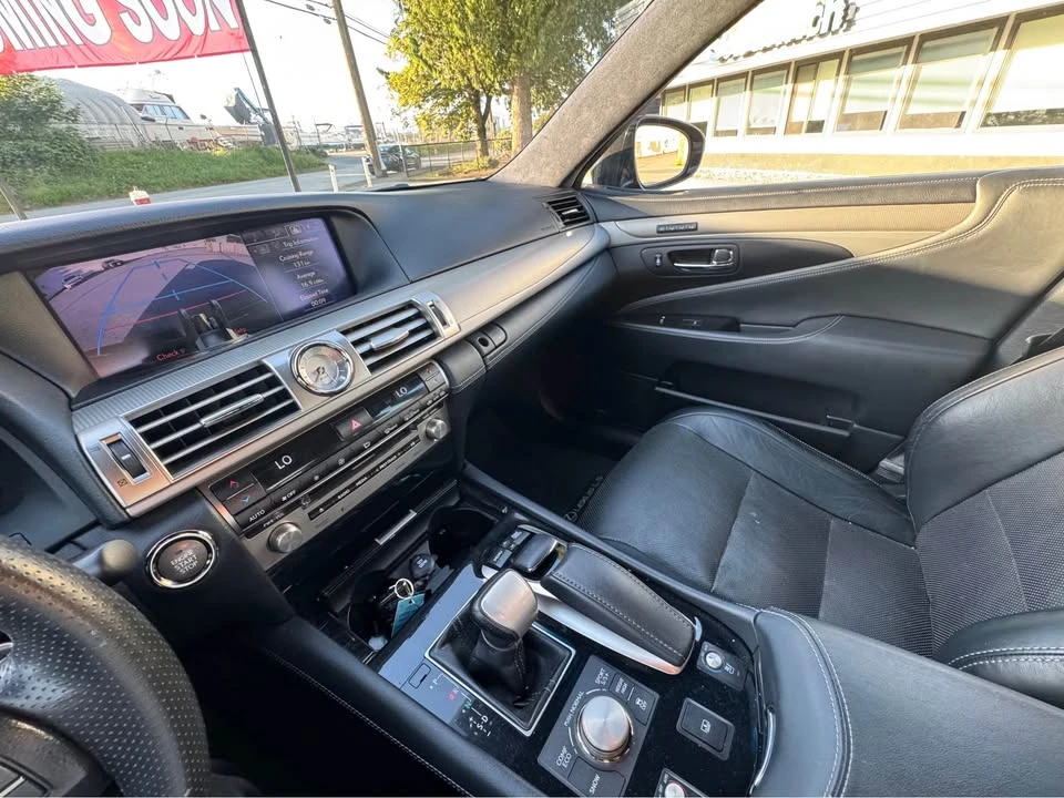 2013 Lexus LS 4th Gen - Image 18 of 21