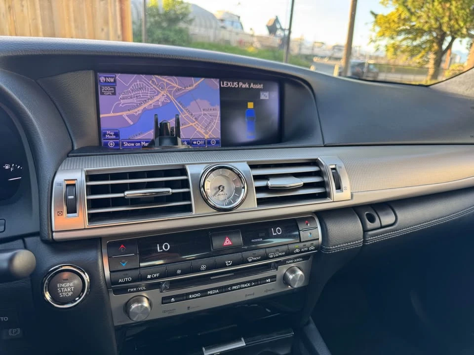 2013 Lexus LS 4th Gen - Image 15 of 21