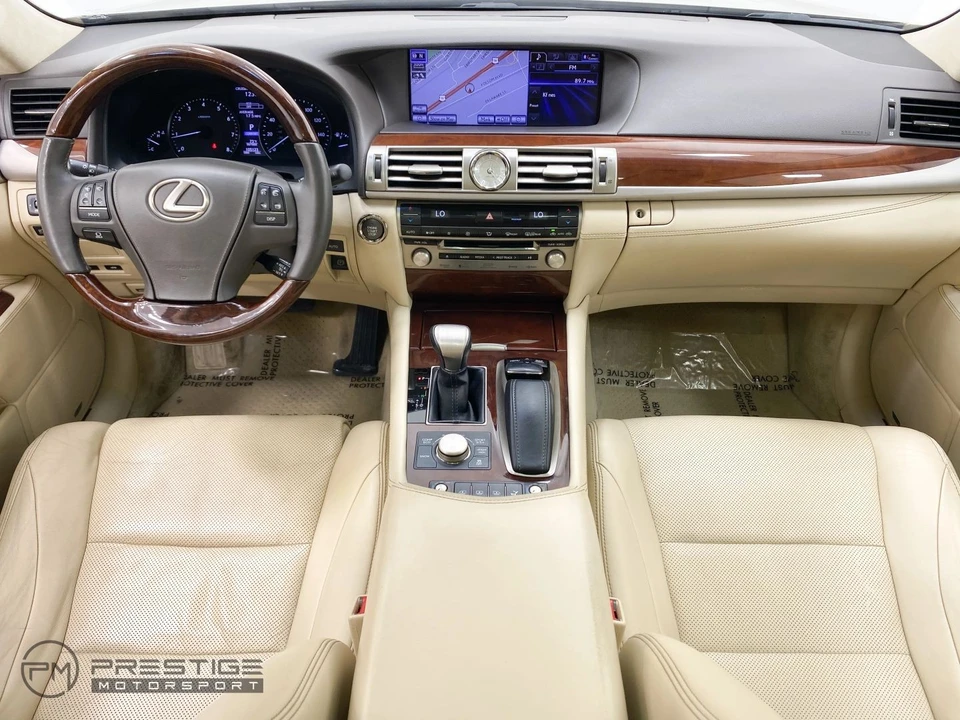 2013 Lexus LS 4th Gen - Image 19 of 31