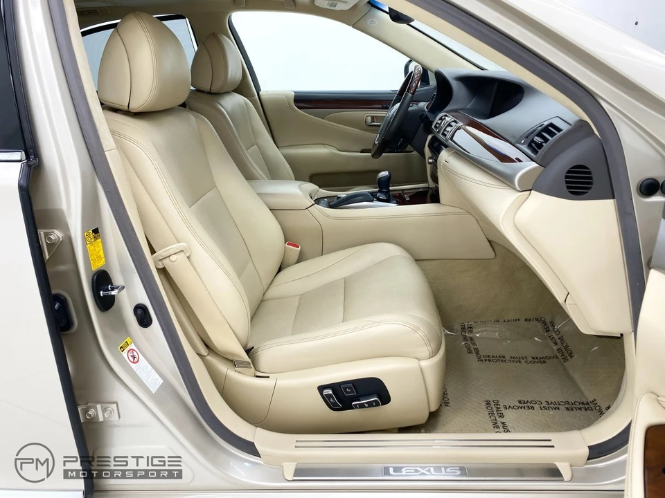 2013 Lexus LS 4th Gen - Image 14 of 31