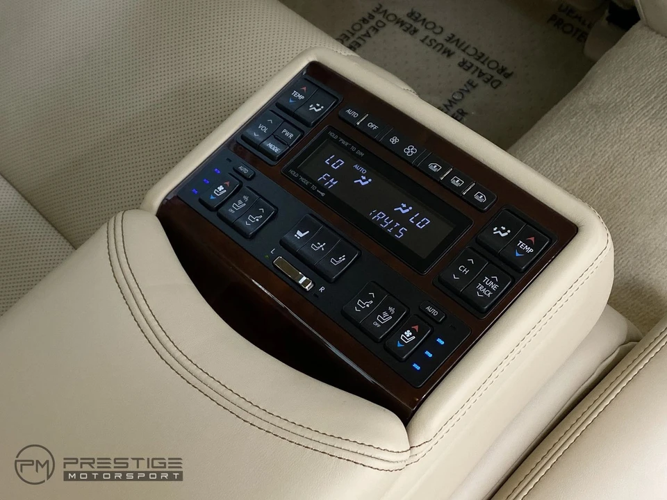 2013 Lexus LS 4th Gen - Image 23 of 31