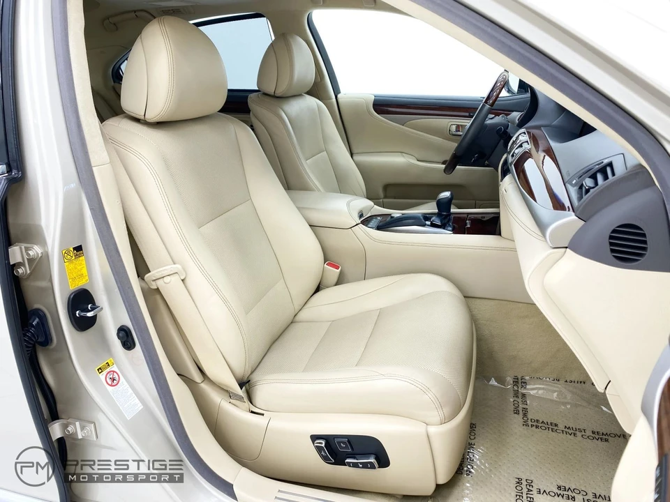 2013 Lexus LS 4th Gen - Image 29 of 31