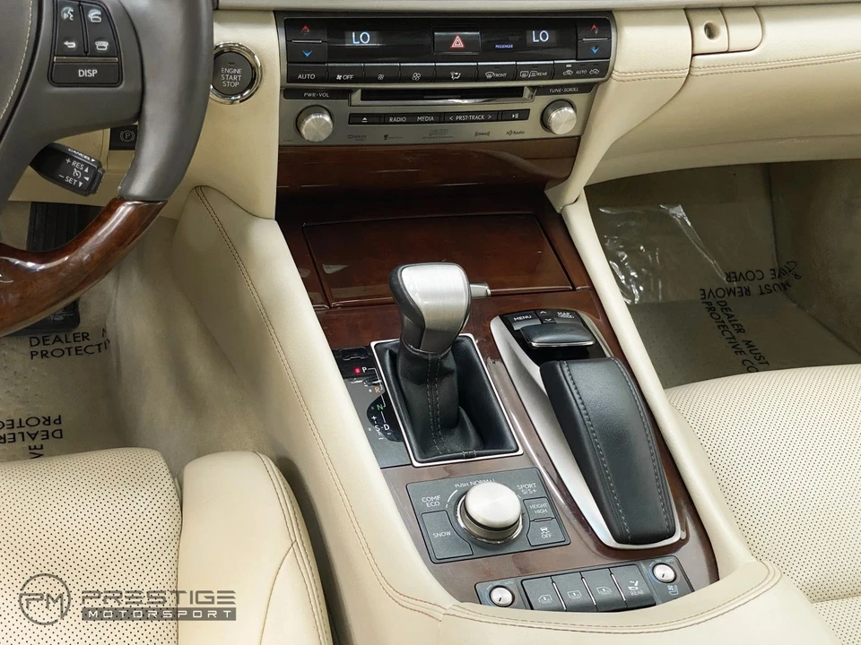 2013 Lexus LS 4th Gen - Image 22 of 31