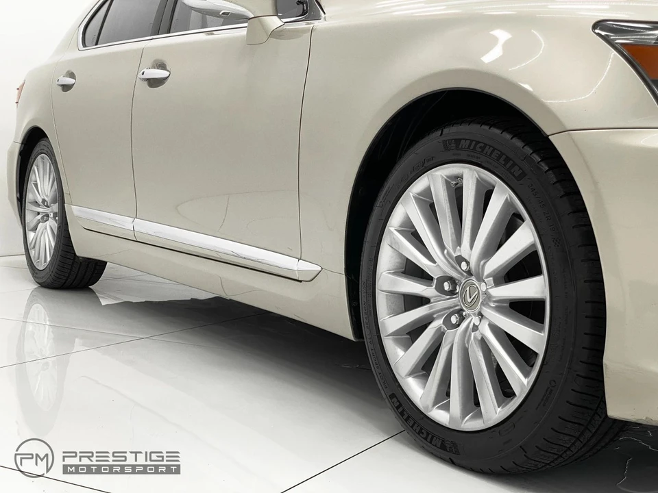 2013 Lexus LS 4th Gen - Image 13 of 31
