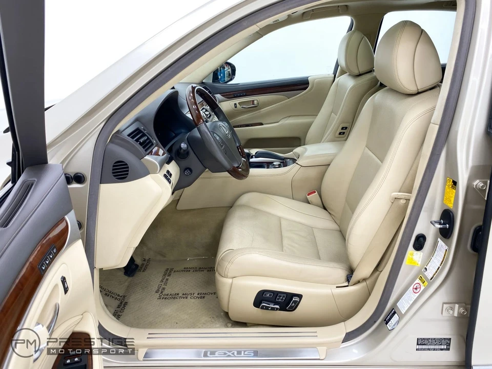 2013 Lexus LS 4th Gen - Image 17 of 31