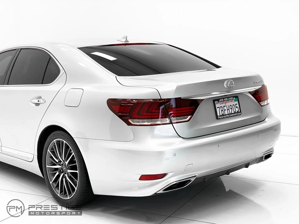 2013 Lexus LS 4th Gen - Image 10 of 31