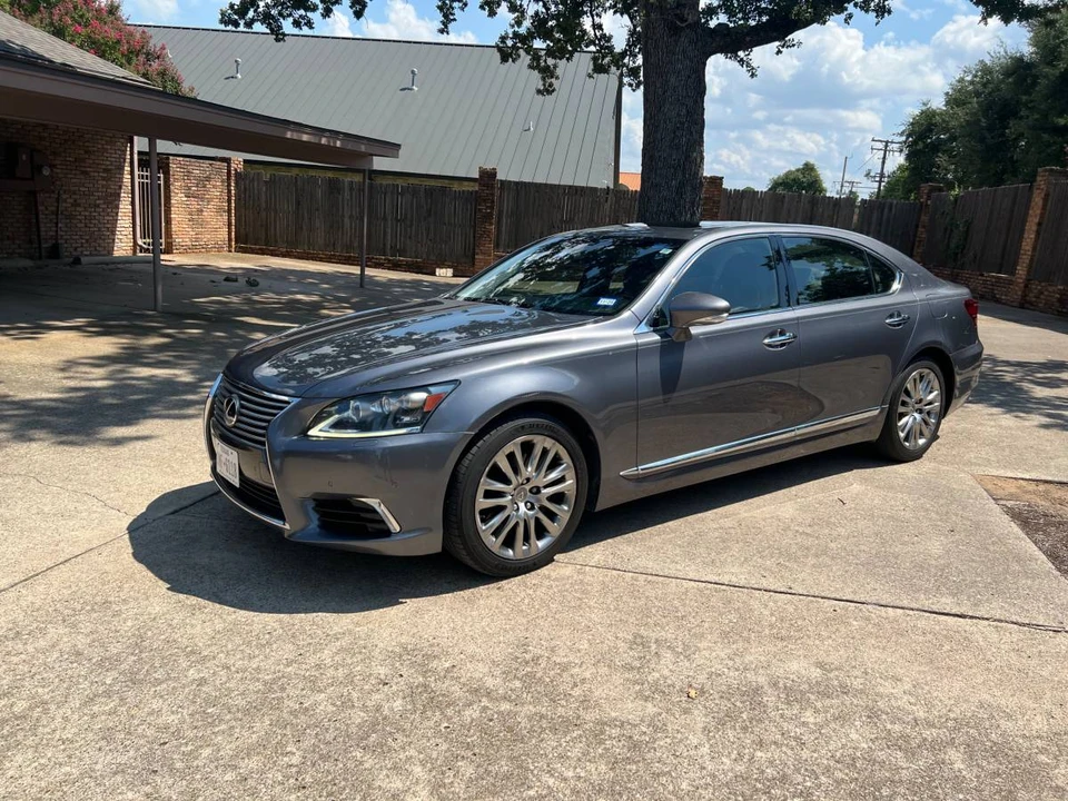 2013 Lexus LS 4th Gen - Image 3 of 16