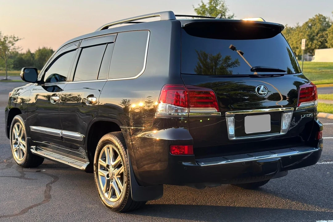 2013 Lexus LX 3rd Gen - Image 4 of 31