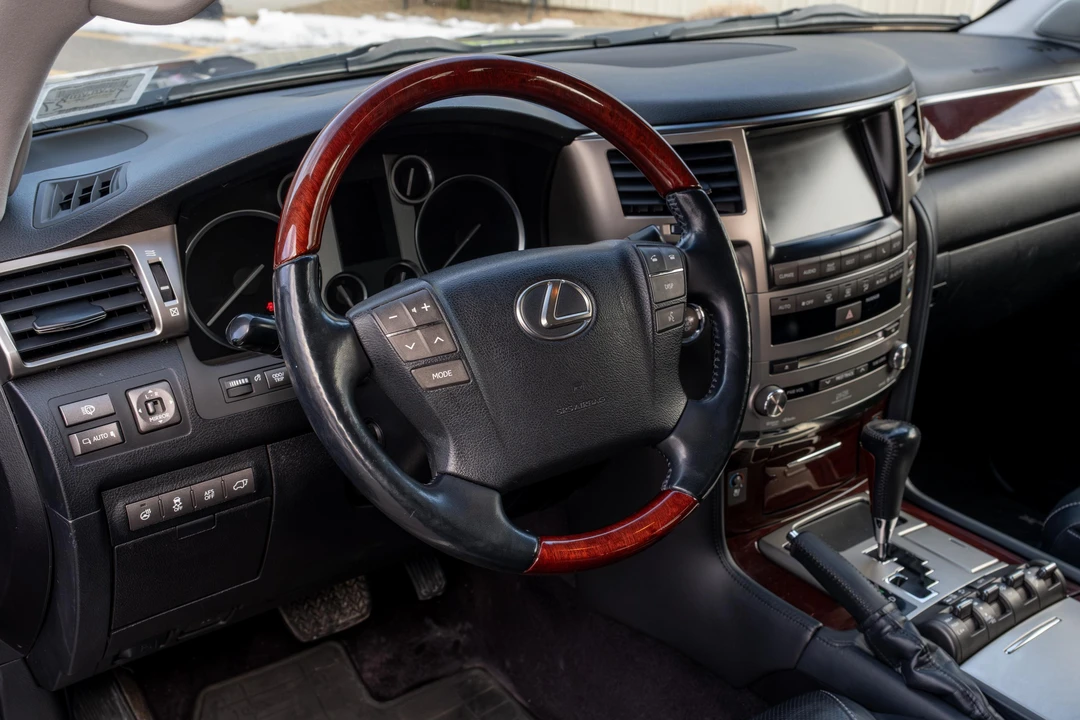 2013 Lexus LX 3rd Gen - Image 28 of 31