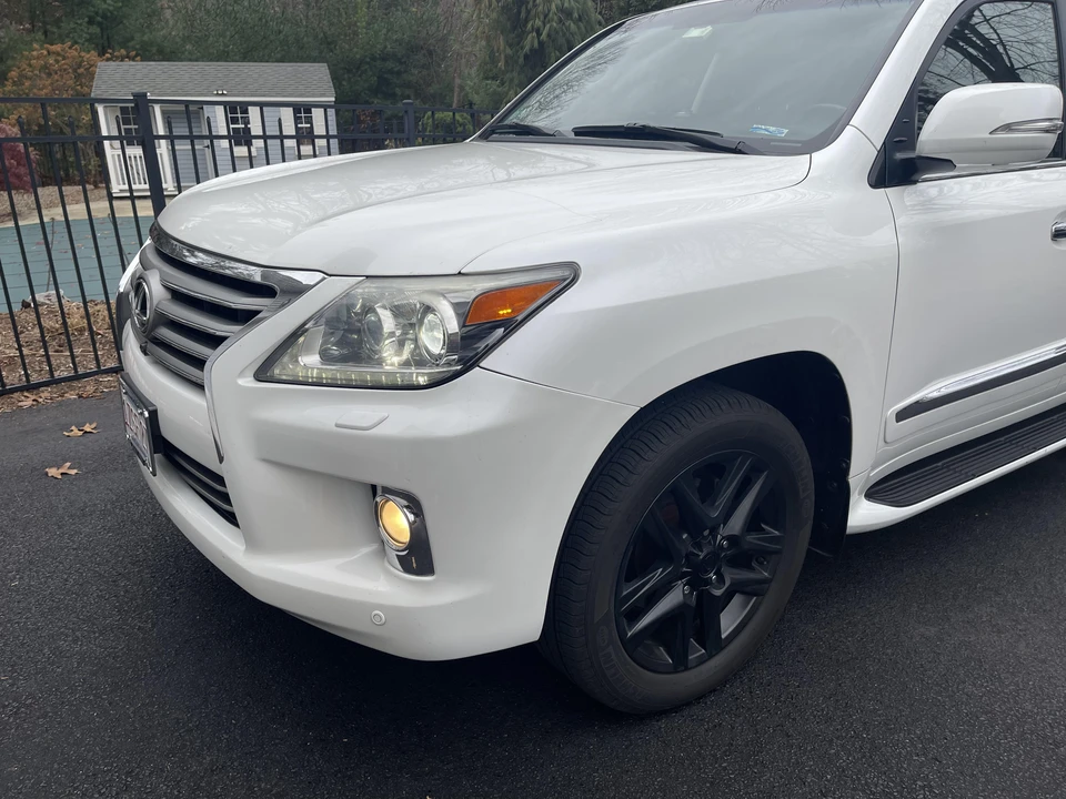 2013 Lexus LX 3rd Gen - Image 24 of 31