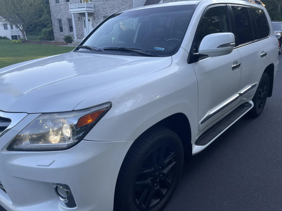 2013 Lexus LX 3rd Gen - Image 25 of 31