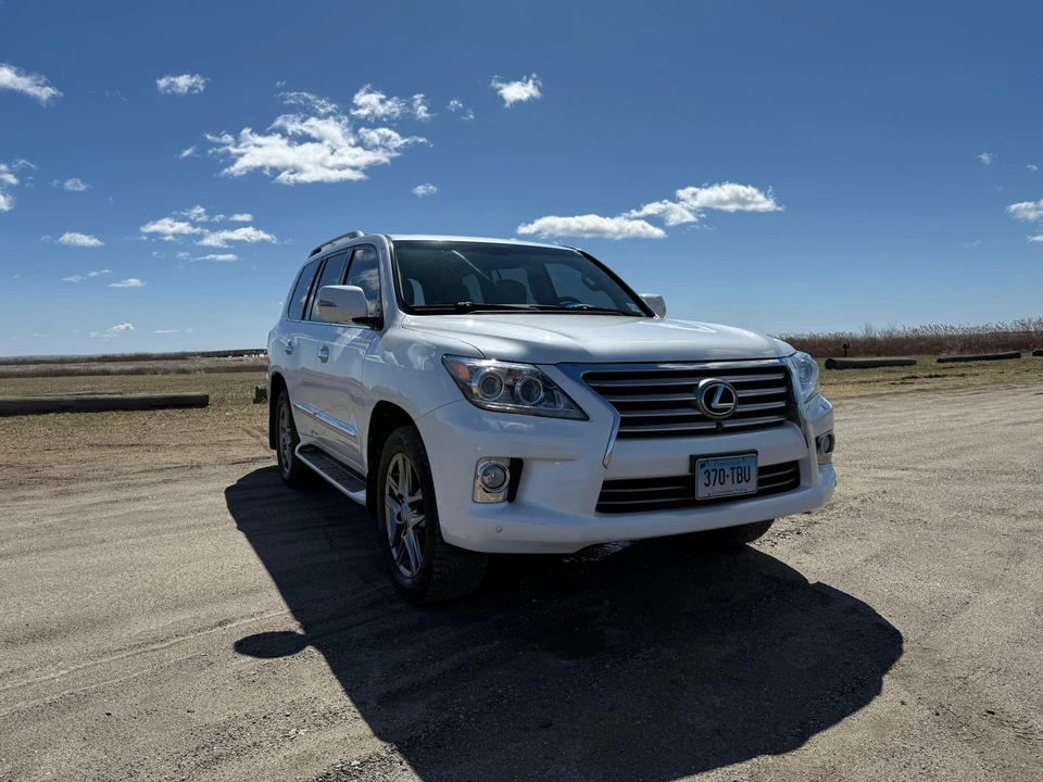 2013 Lexus LX 3rd Gen - Image 23 of 31