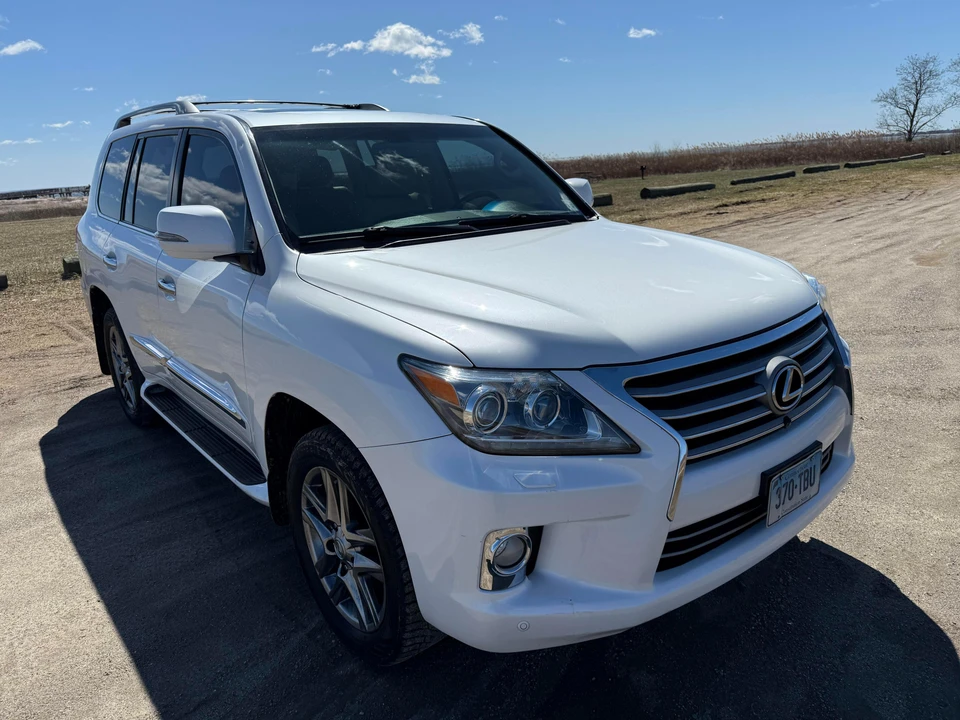 2013 Lexus LX 3rd Gen - Image 21 of 31