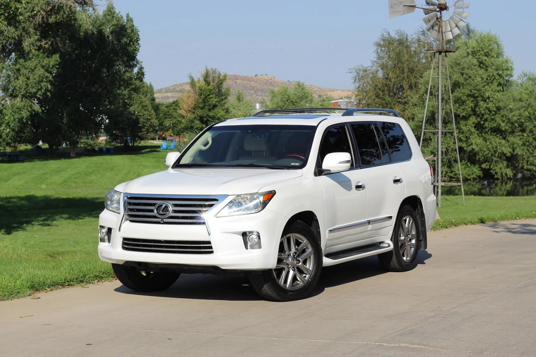 2013 Lexus LX 3rd Gen - Image 10 of 31