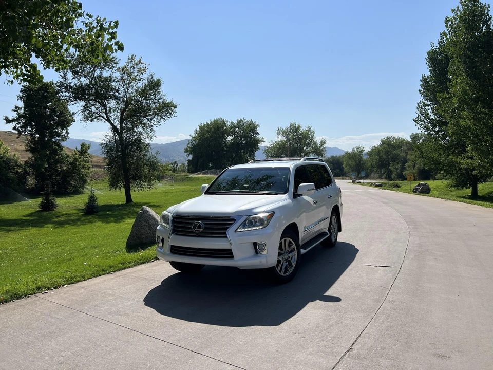 2013 Lexus LX 3rd Gen - Image 21 of 31