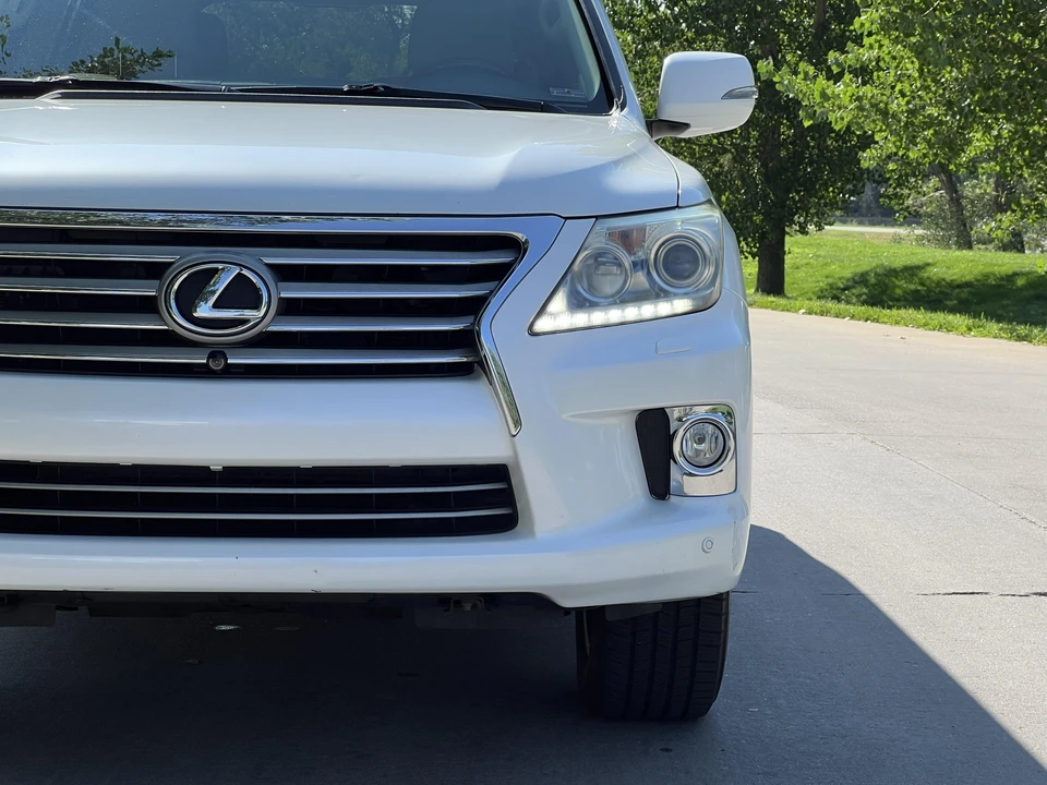 2013 Lexus LX 3rd Gen - Image 28 of 31