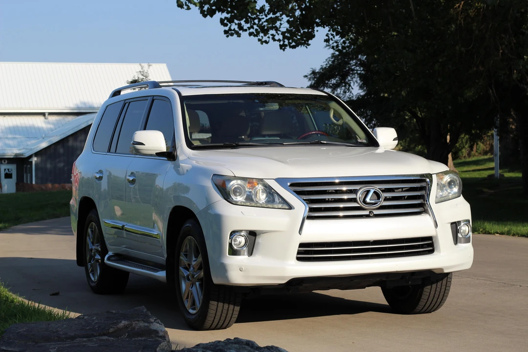 2013 Lexus LX 3rd Gen - Image 19 of 31