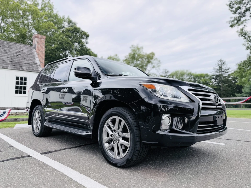 2013 Lexus LX 3rd Gen - Image 25 of 31