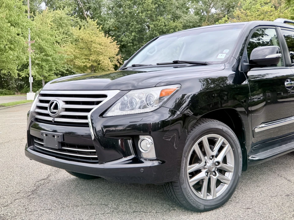 2013 Lexus LX 3rd Gen - Image 18 of 31