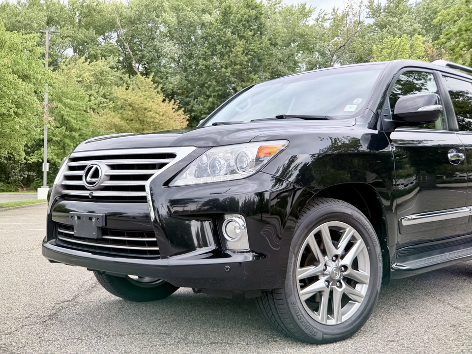 2013 Lexus LX 3rd Gen - Image 19 of 31