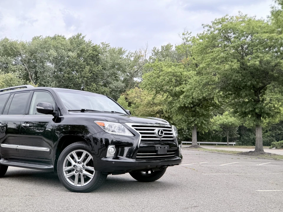 2013 Lexus LX 3rd Gen - Image 4 of 31