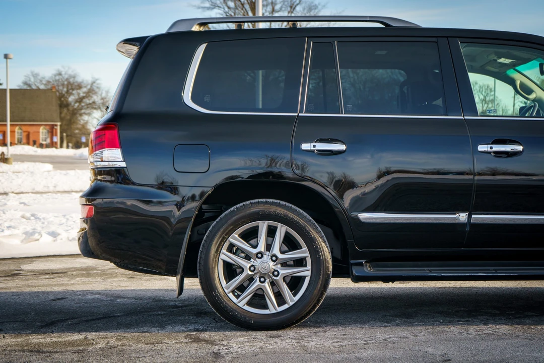 2013 Lexus LX 3rd Gen - Image 28 of 31