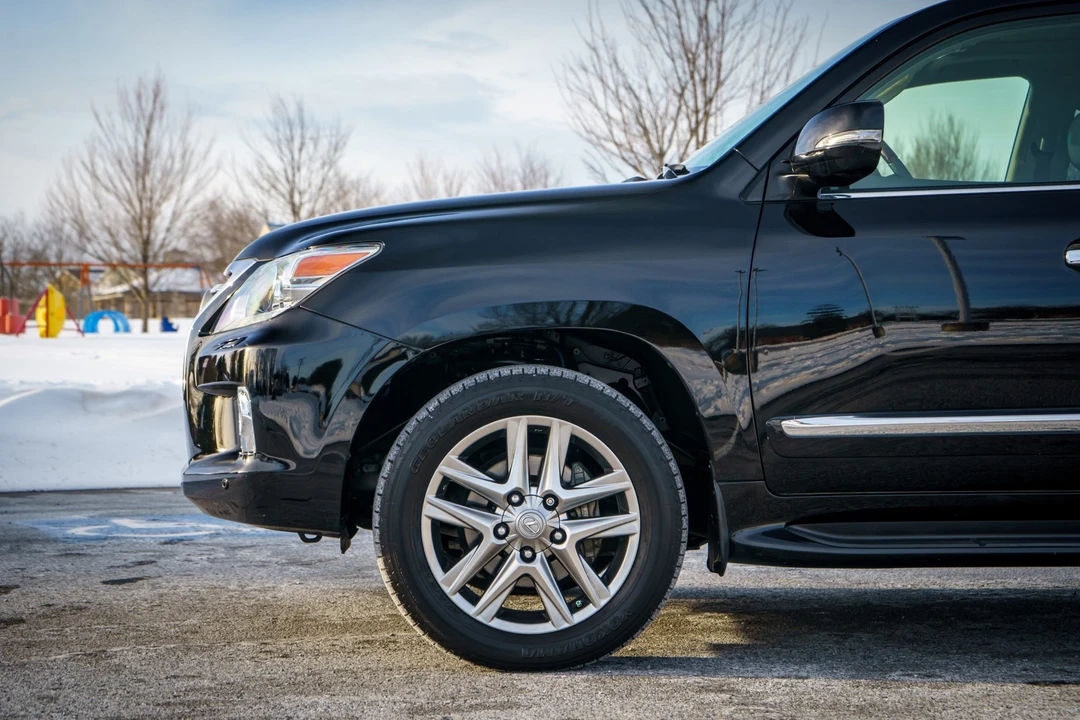 2013 Lexus LX 3rd Gen - Image 29 of 31