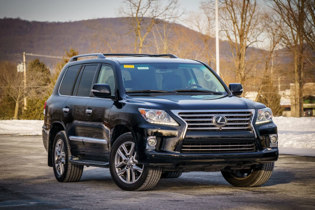 2013 Lexus LX 3rd Gen - Image 3 of 31