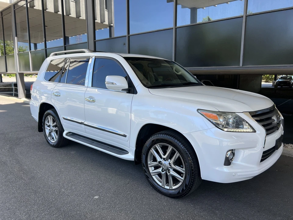 2013 Lexus LX 3rd Gen - Image 27 of 31