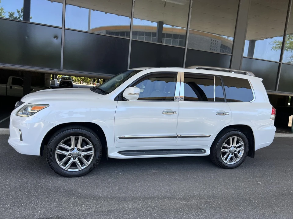 2013 Lexus LX 3rd Gen - Image 8 of 31