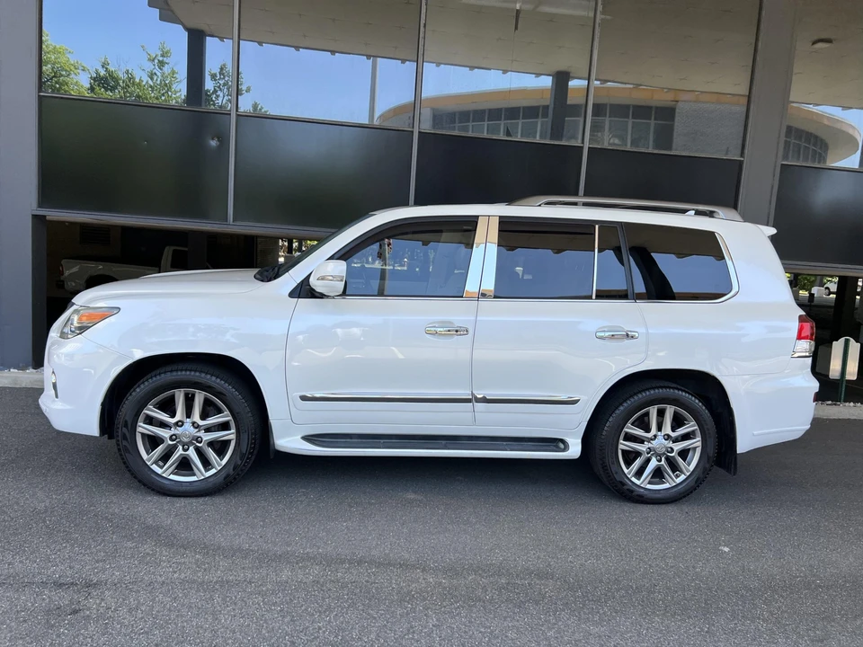 2013 Lexus LX 3rd Gen - Image 9 of 31