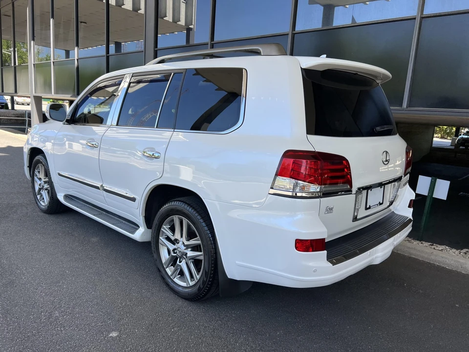 2013 Lexus LX 3rd Gen - Image 12 of 31