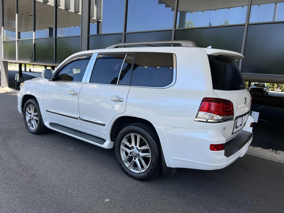 2013 Lexus LX 3rd Gen - Image 11 of 31