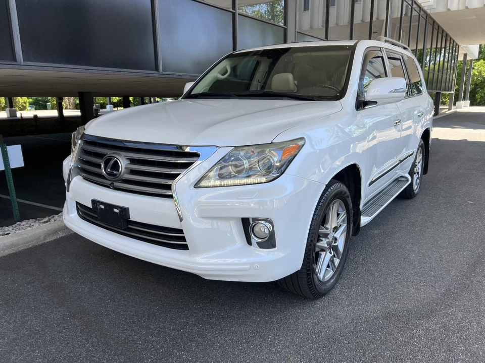 2013 Lexus LX 3rd Gen - Image 4 of 31
