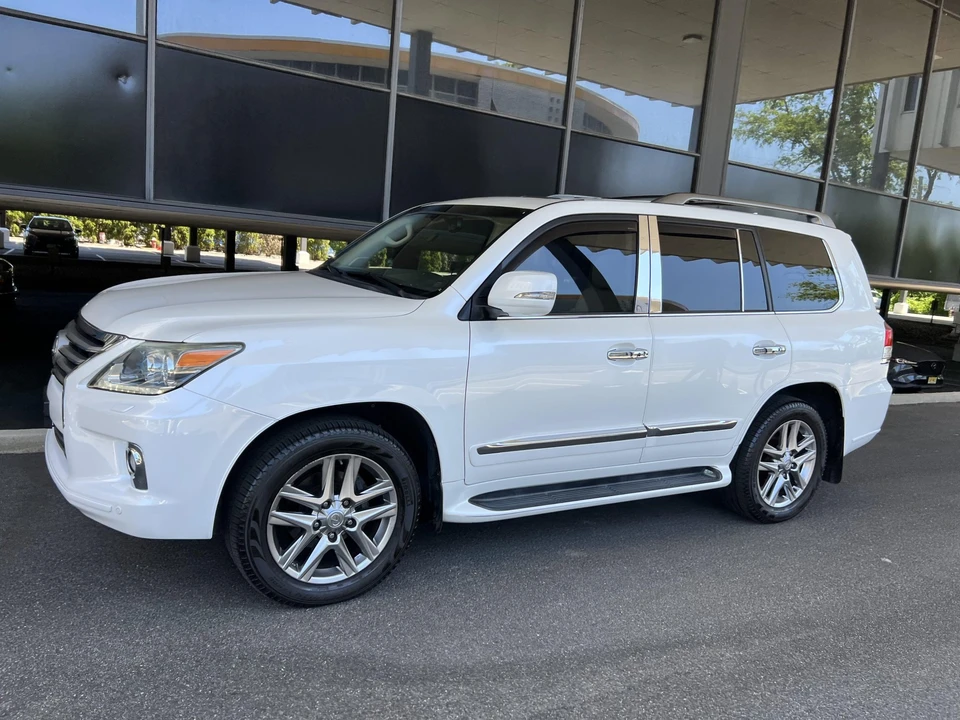 2013 Lexus LX 3rd Gen - Image 7 of 31