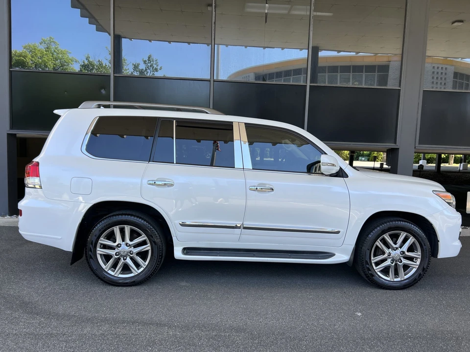 2013 Lexus LX 3rd Gen - Image 21 of 31