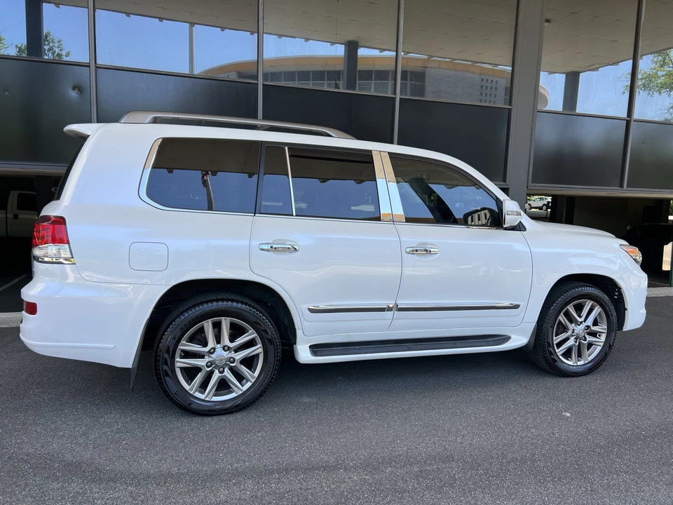 2013 Lexus LX 3rd Gen - Image 20 of 31