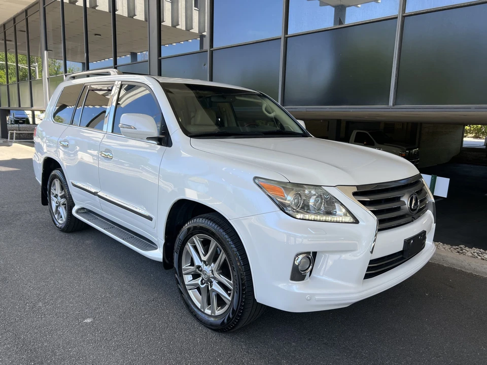 2013 Lexus LX 3rd Gen - Image 28 of 31
