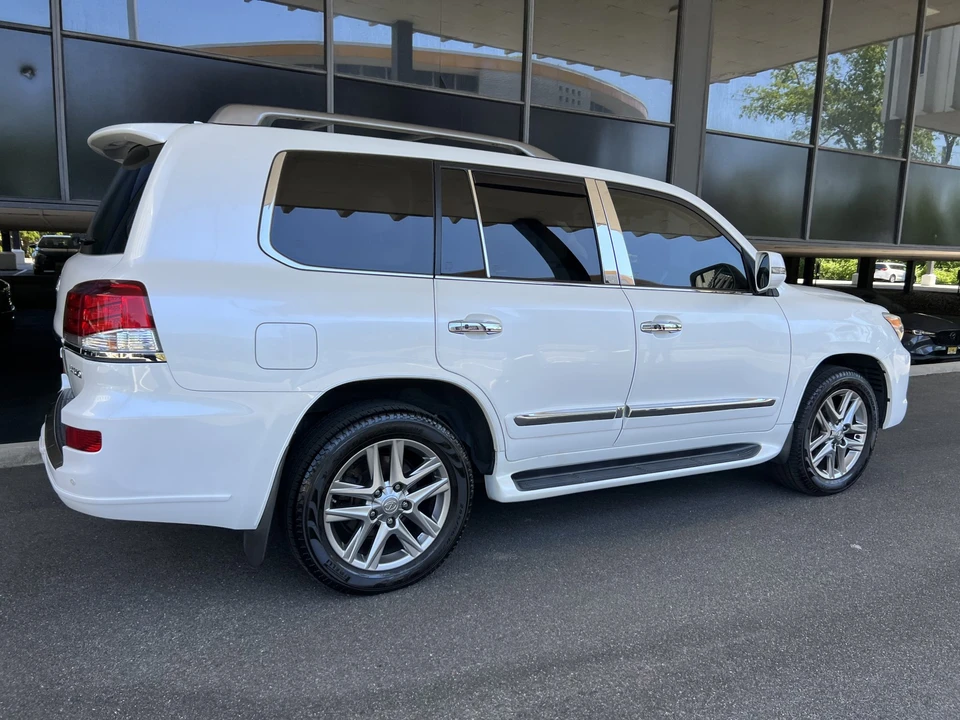 2013 Lexus LX 3rd Gen - Image 17 of 31