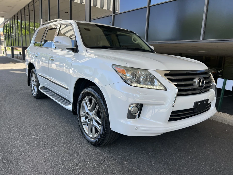 2013 Lexus LX 3rd Gen - Image 29 of 31