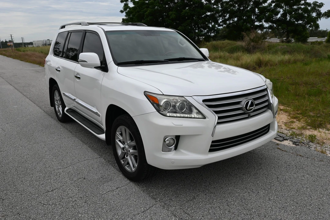 2013 Lexus LX 3rd Gen - Image 24 of 31