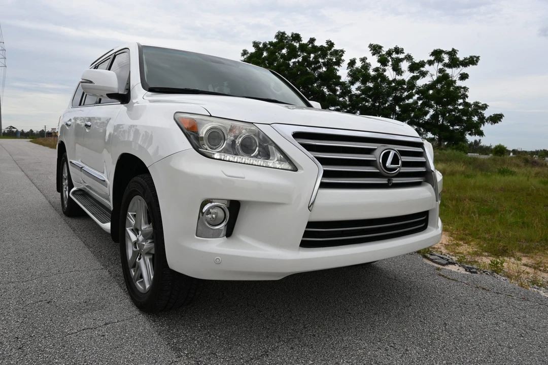 2013 Lexus LX 3rd Gen - Image 23 of 31
