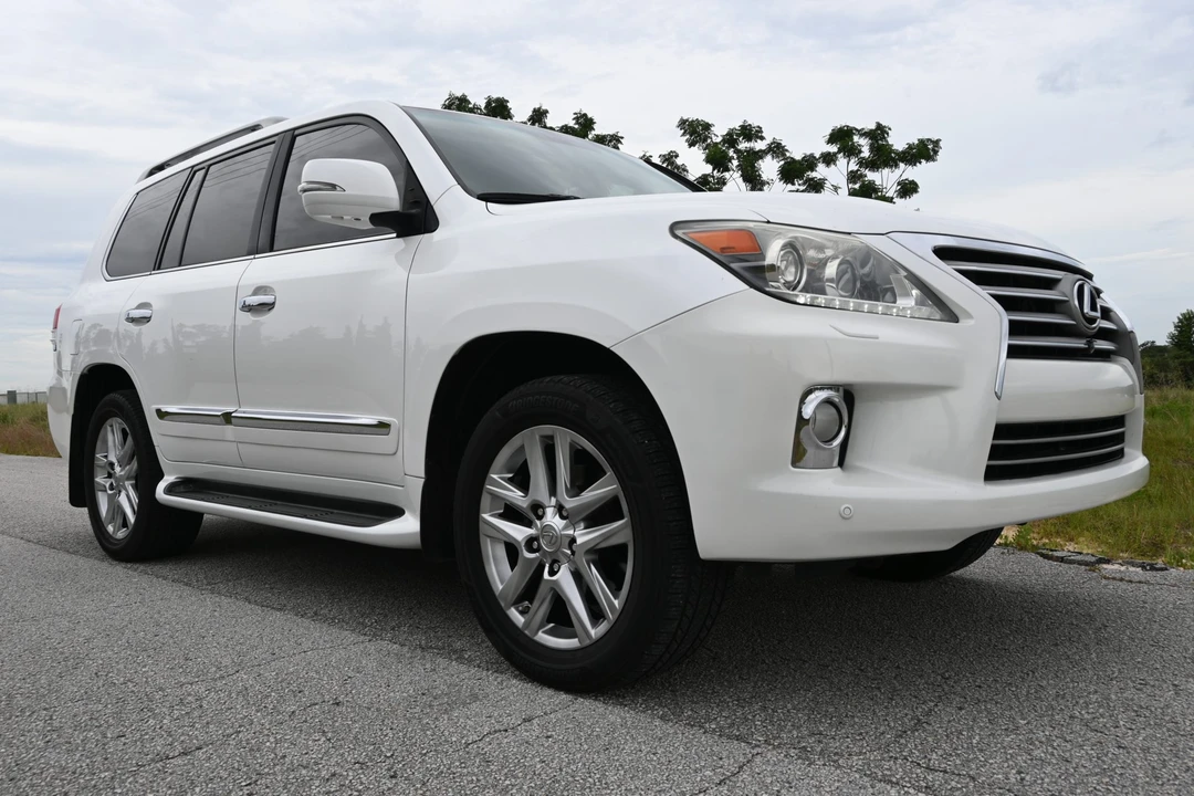 2013 Lexus LX 3rd Gen - Image 29 of 31