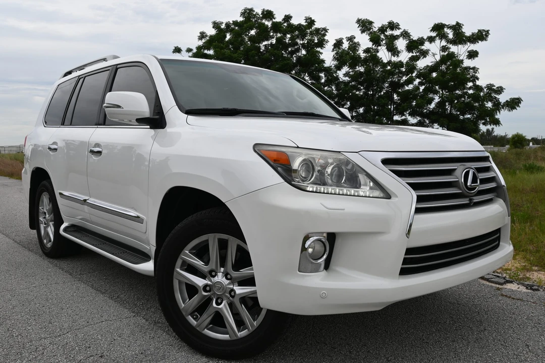 2013 Lexus LX 3rd Gen - Image 27 of 31