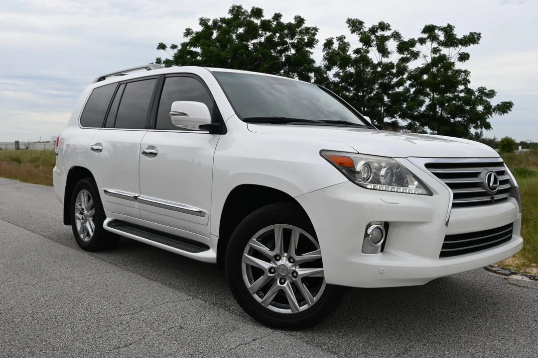 2013 Lexus LX 3rd Gen - Image 28 of 31