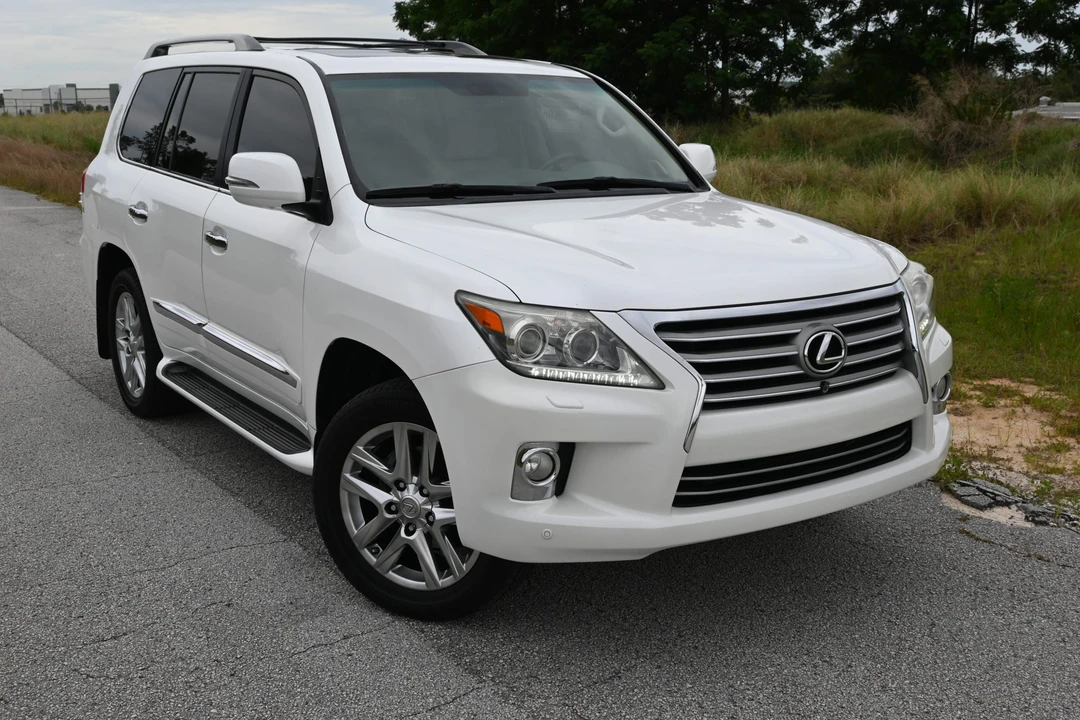 2013 Lexus LX 3rd Gen - Image 26 of 31